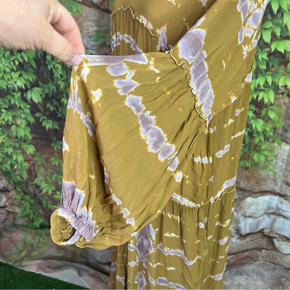 YOUNG, FABULOUS, AND BROKE Gold Batik Maxi Dress, S - Picture 4 of 10